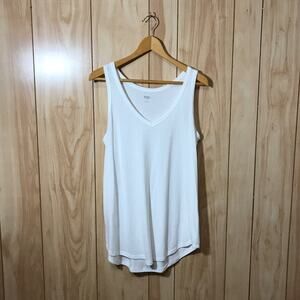 a.n.a A New Approach White V-Neck Sleeveless Tank Top L